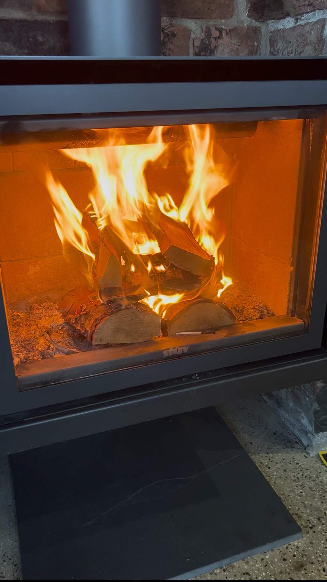 hot to light a fire - hotboxfirestarter.com